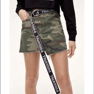NWT Aritzia Tna Testani Mini Skirt Green Black Brown Camouflage Raw Hem Womens 6